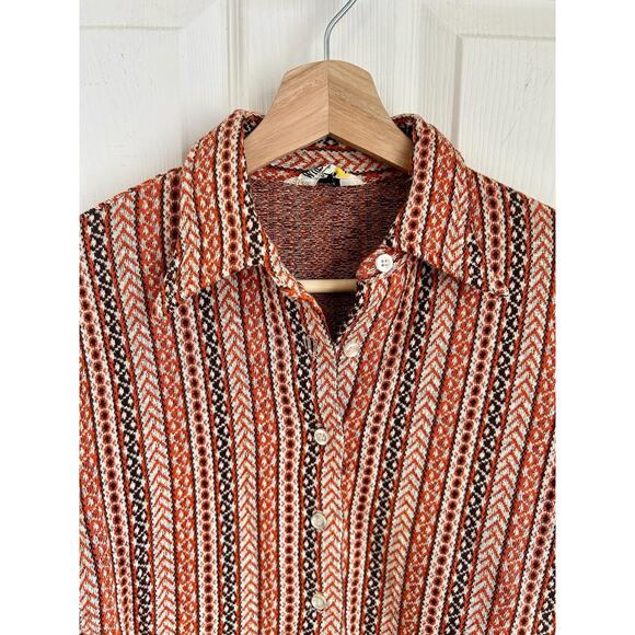 1970's Women's Dagger Collar Button Down Shirt Size Medium | 70's Blouse - Picture 3 of 6